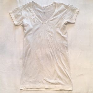 Lululemon v neck swifty shirt